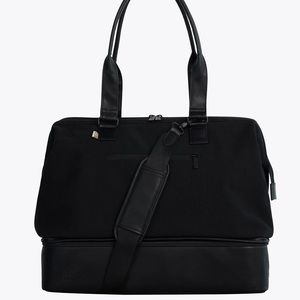 Beis The Weekender  bag in black